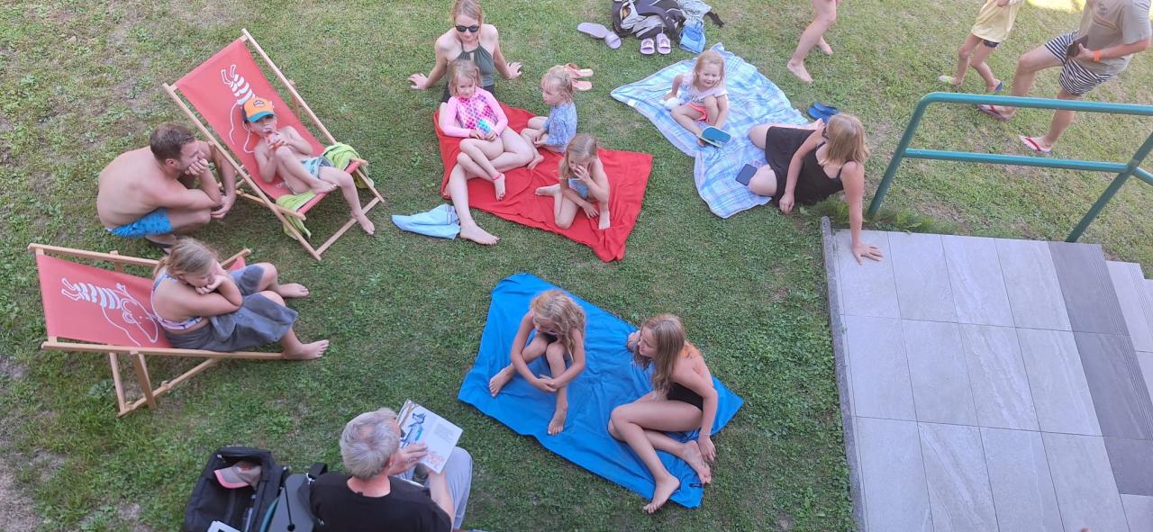 Hier ist ein Bild von einer Leseaktion.