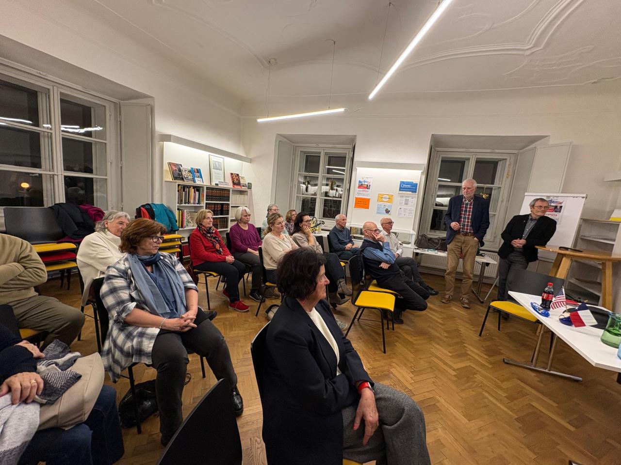 Hier ist ein Bild von einer Veranstaltung zu KI.