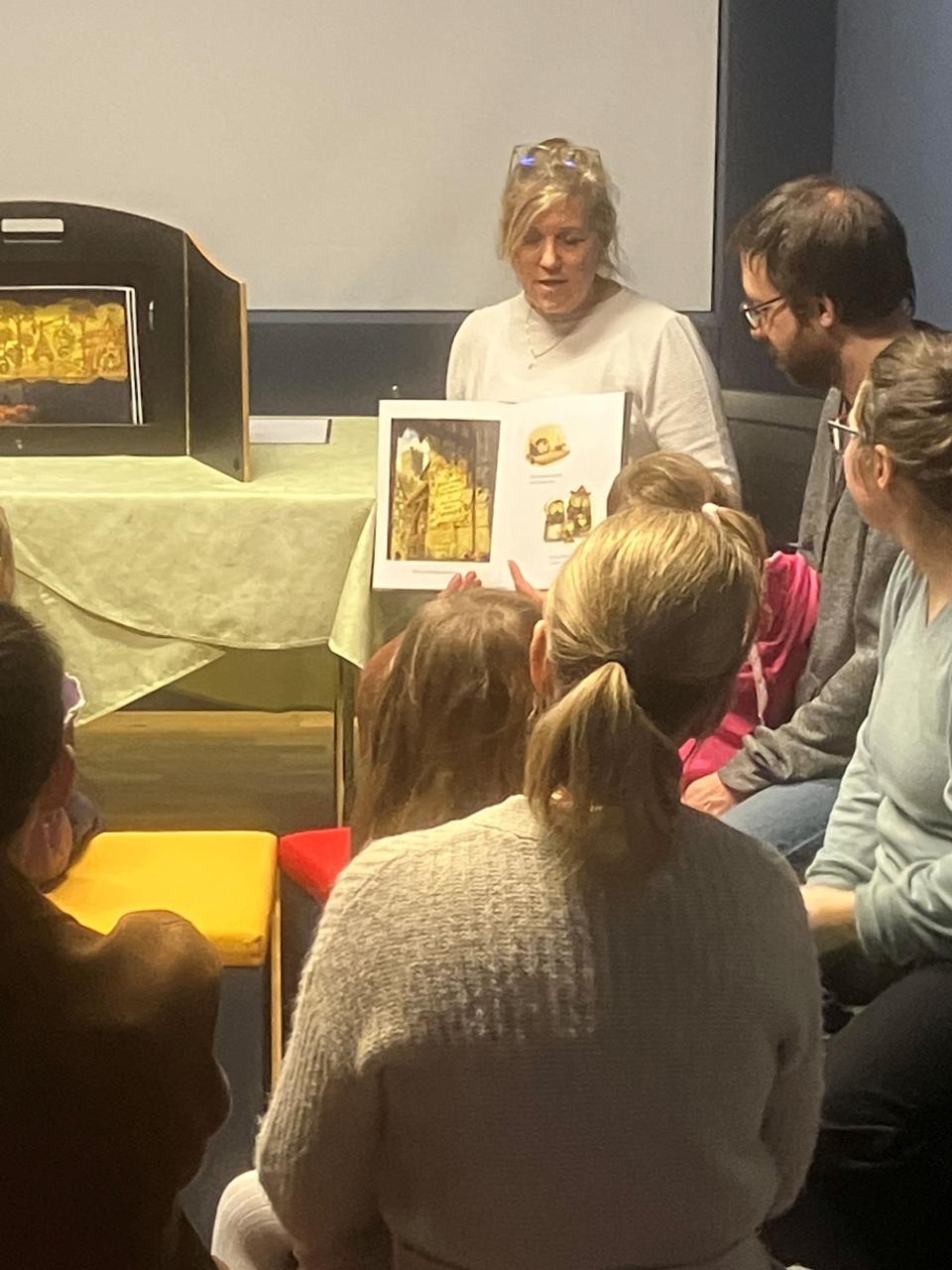 Hier ist ein Bild von einer Veranstaltung zu sehen.