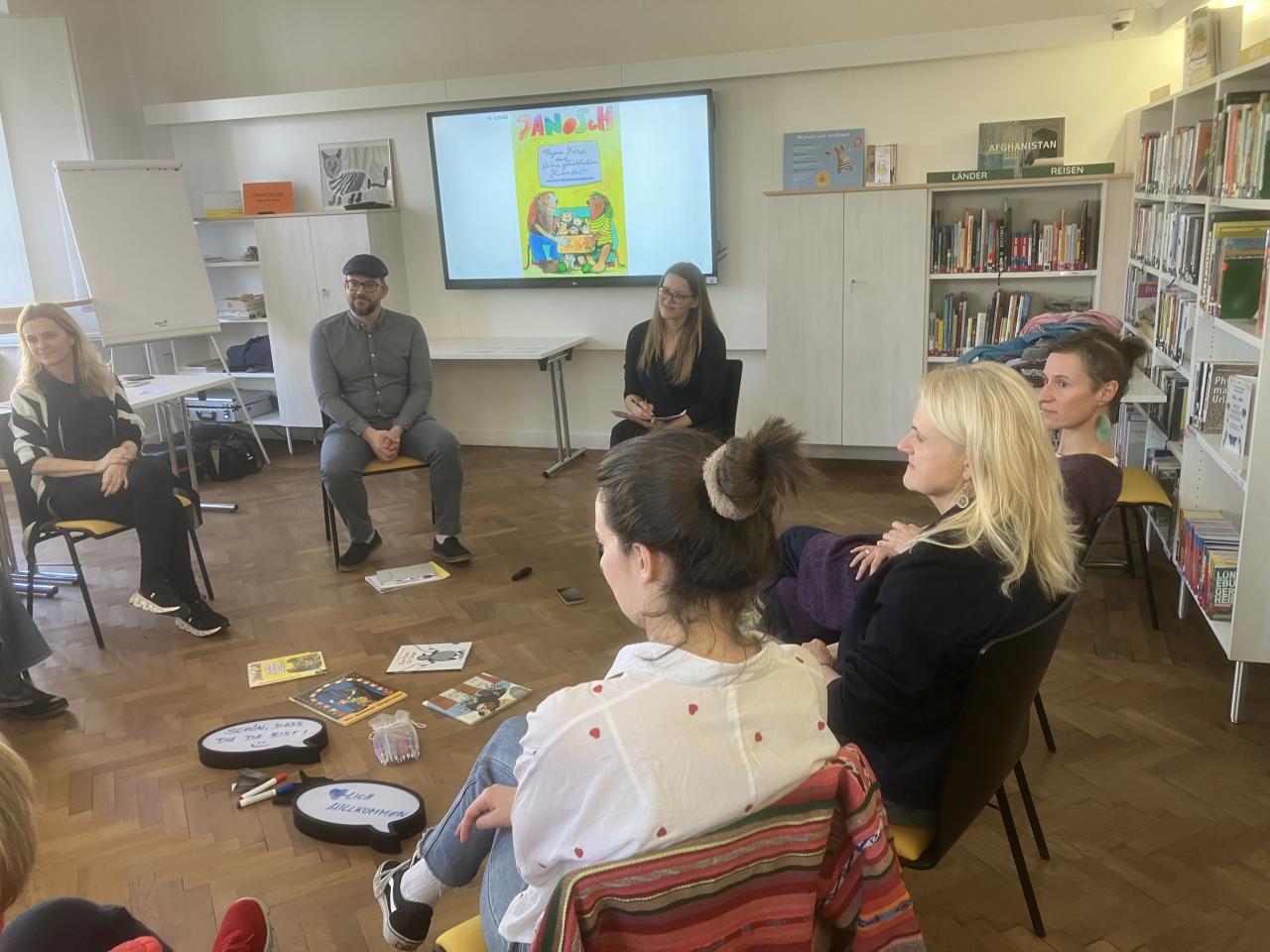 Hier ist ein Bild von einer Veranstaltung zu sehen.