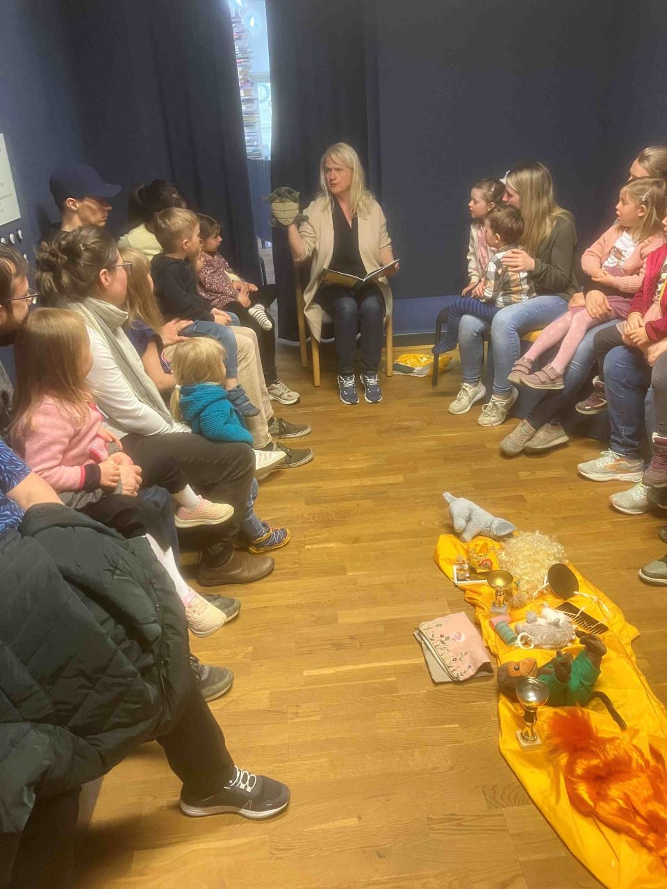 Hier ist ein Bild von einer Veranstaltung zu sehen.