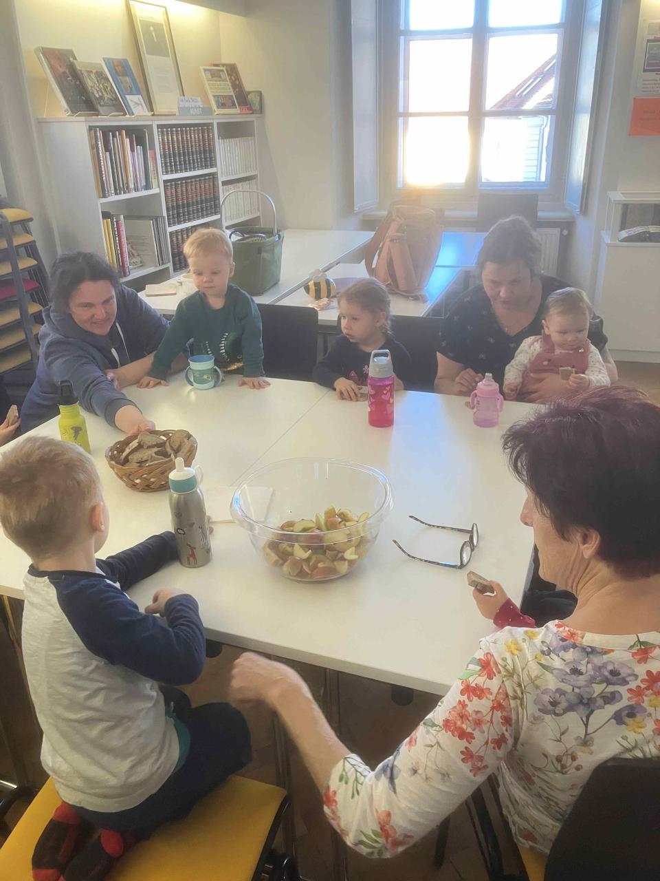 Hier ist ein Bild von einer Veranstaltung zu sehen.