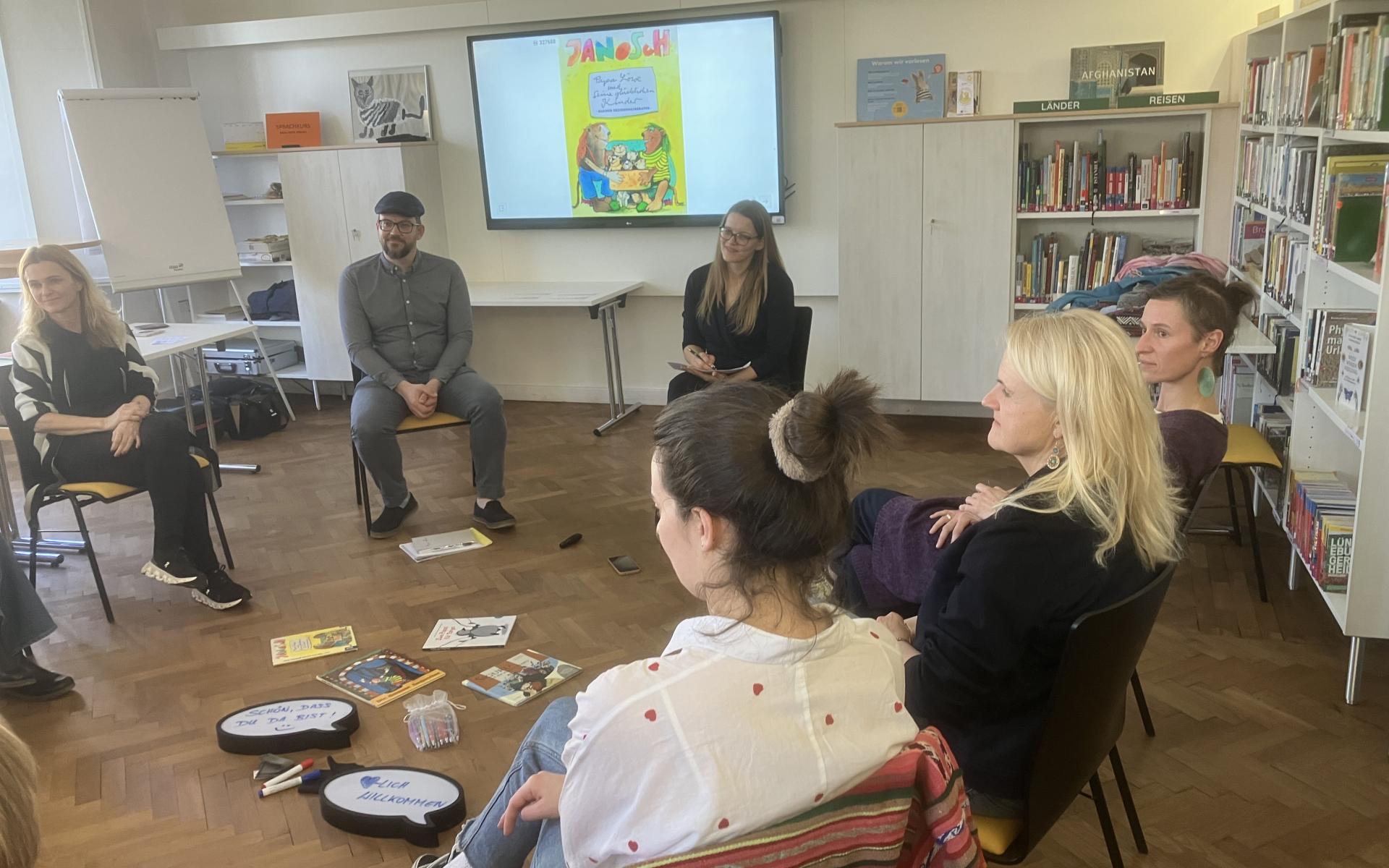 Hier ist ein Bild von einer Veranstaltung zu sehen.