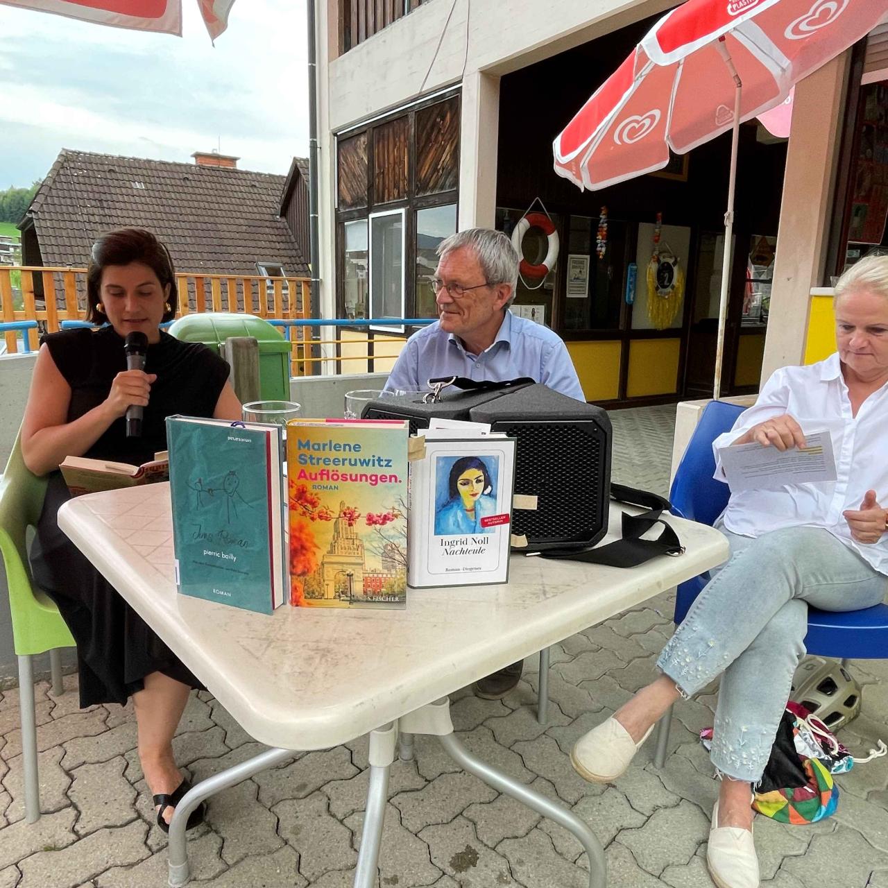 Hier ist ein Bild von einer Leseaktion.